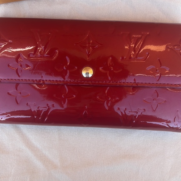 ❤️❤️EUC AUTHENTIC LOUIS VUITTON VERNIS WALLET - Picture 2 of 8